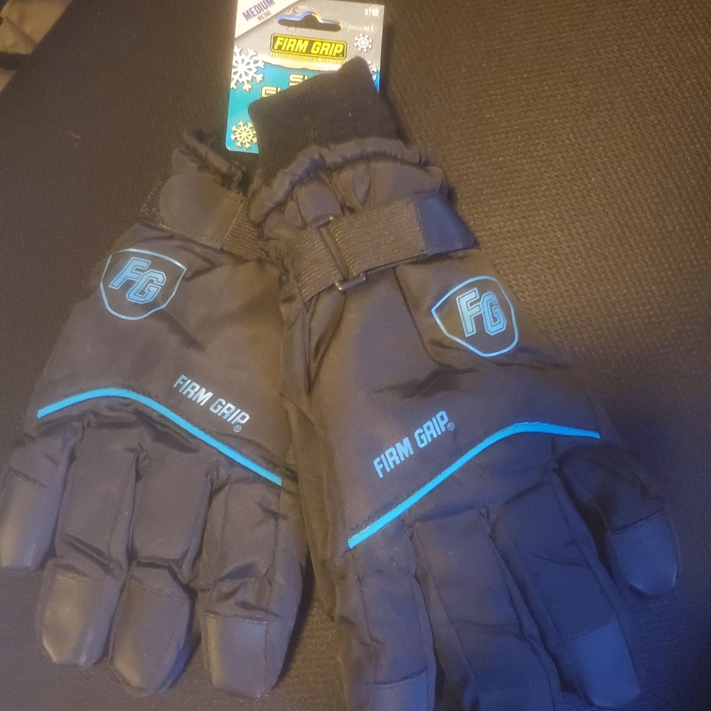 NWT Firm Grip snow gloves- womens